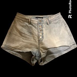 Kendall & Kylie PacSun high waisted Jean shorts light blue size 26